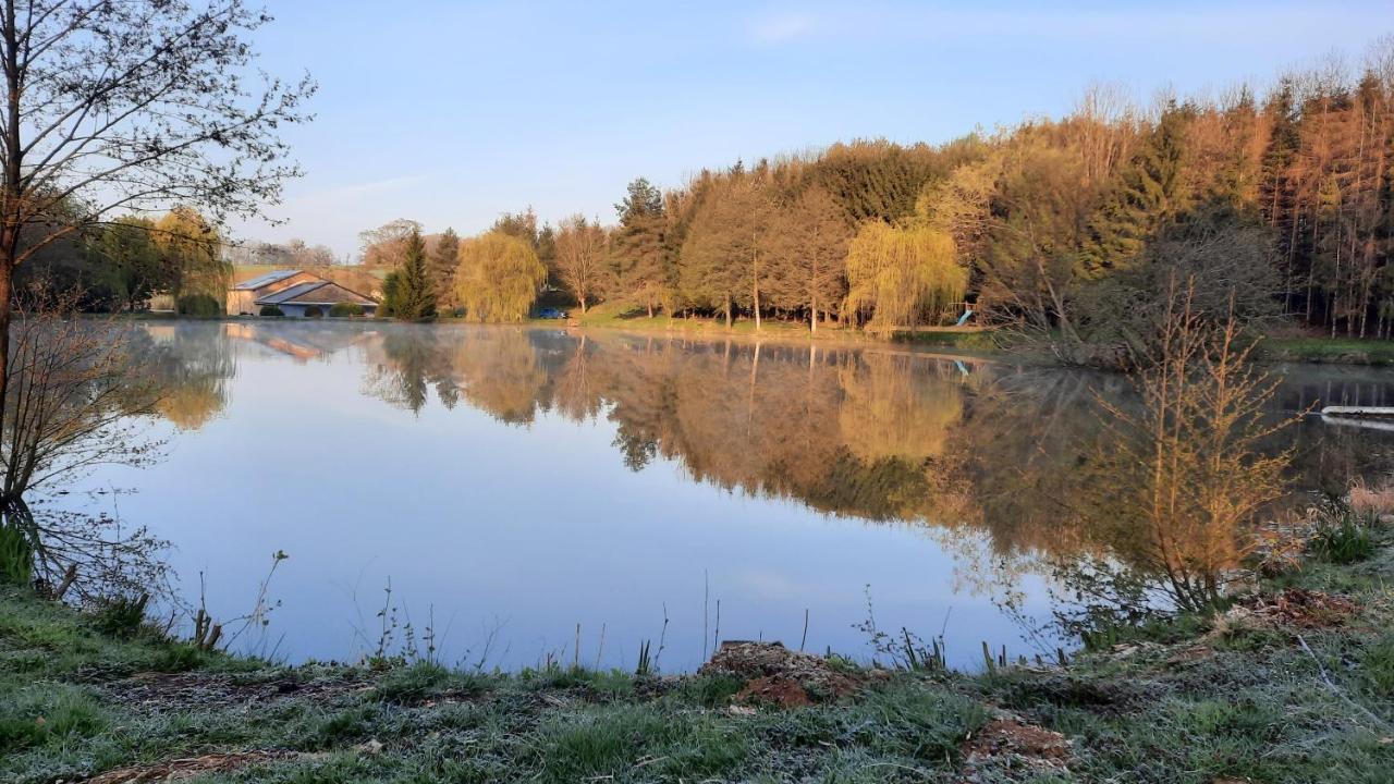 Hotel Les Etangs Du Moulin D'Harcy Lonny Exteriér fotografie